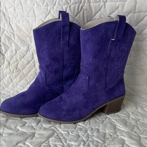 Elegant Purple Suede Heeled Boots